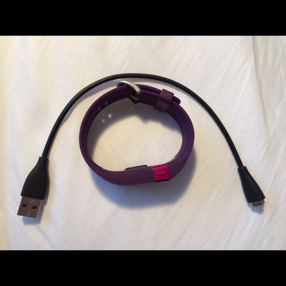 Plum Fitbit Charge HR - Large - Picture 7 of 7